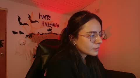 Snapshot of honey_buu chatting on 10-21-25, 03:57 online show from 10-21-25, 03:57