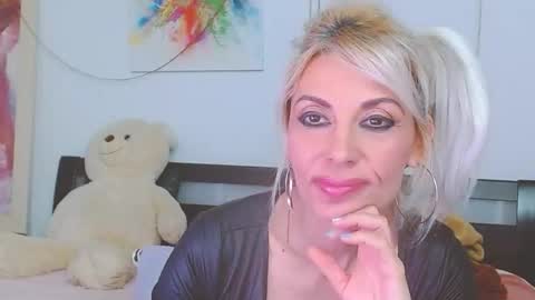 honey_lara online show from 04-18-26, 11:16