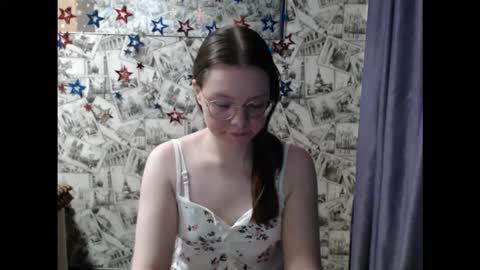 Lina online show from 12-21-25, 12:34