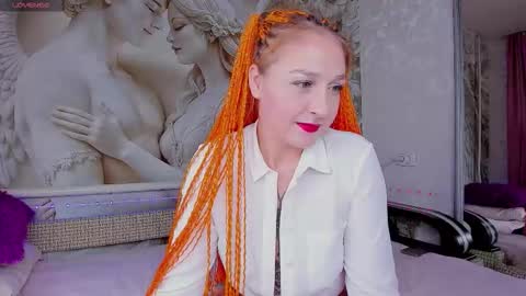 Snapshot of honey_rabbits chatting on 10-29-25, 08:38 CHRISTIE and HERALD online show from 10-29-25, 08:38