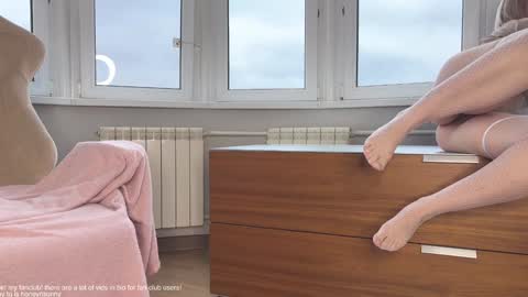 Jenyanew vid how I squirt in forest in bio online show from 11-03-25, 10:05