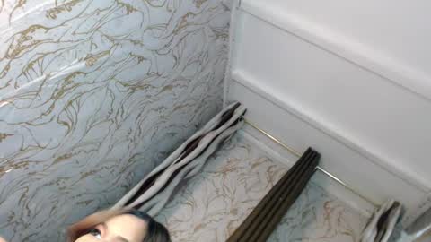 honey_swellens online show from 09-18-25, 05:04