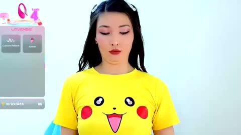 Snapshot of honey_yani chatting on 11-12-25, 12:00 yani online show from 11-12-25, 12:00