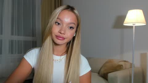 Snapshot of honeybae3 chatting on 12-18-24, 04:28 Kira  Instagram asaphoney   Fansly asaphoney  online show from 12-18-24, 04:28