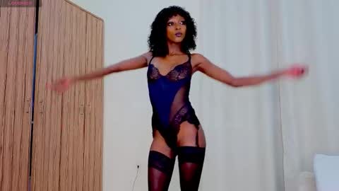 Snapshot of honeybloom_26 chatting on 02-04-26, 04:07 Keisha online show from 02-04-26, 04:07