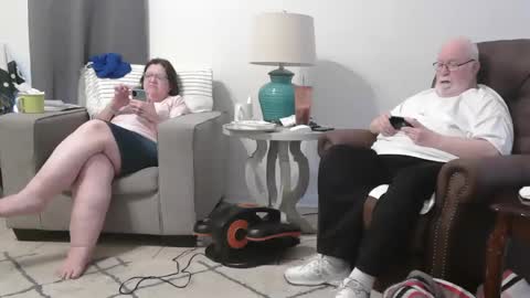 Snapshot of honeybuns344636 chatting on 12-31-24, 06:35 Honey online show from 12-31-24, 06:35