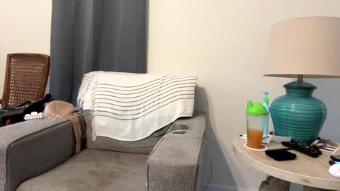 Snapshot of honeybuns344636 chatting on 02-15-25, 05:39 Honey online show from 02-15-25, 05:39