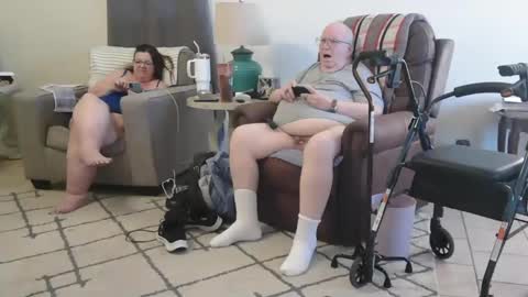 Snapshot of honeybuns344636 chatting on 02-28-25, 08:07 Honey online show from 02-28-25, 08:07