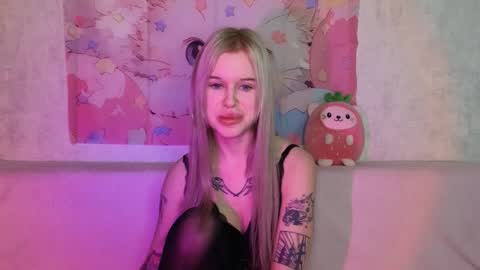 Snapshot of honeygold__ chatting on 12-03-25, 05:15 Lisa online show from 12-03-25, 05:15