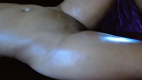 honeygoldenbaddie24 online show from 09-18-25, 06:43