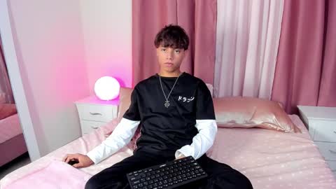 honeymoon_sariel online show from 11-14-25, 08:40