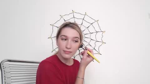 honeyveil online show from 10-27-25, 11:47