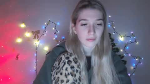 honeyveil online show from 12-23-25, 10:24