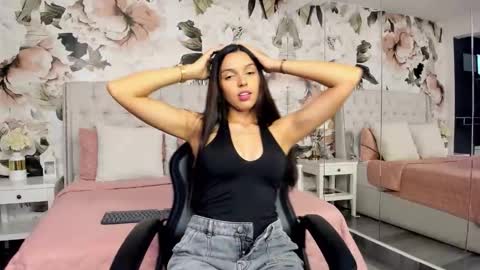 Honey online show from 04-24-26, 07:27