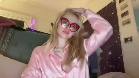 Emi Rose online show from 02-08-25, 06:54