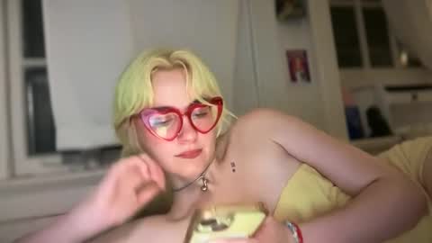 Emi Rose online show from 09-27-25, 05:23