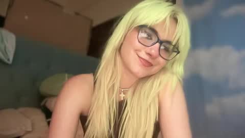 Emi Rose online show from 10-01-25, 06:08