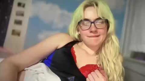 Emi Rose online show from 10-13-25, 11:38