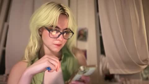 Emi Rose online show from 11-27-25, 01:51