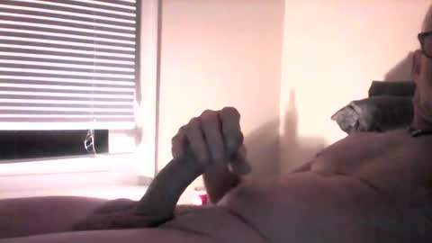 honj19747 online show from 10-14-25, 09:43