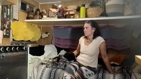 Snapshot of hoodoou chatting on 12-15-25, 02:38 hoodoou online show from 12-15-25, 02:38