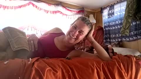 hoodoou online show from 04-04-26, 09:23