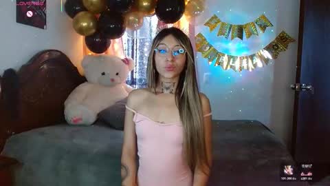 Hoollly Jones online show from 11-26-25, 02:18