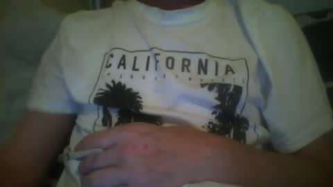 Snapshot of hooper37 chatting on 01-06-25, 10:47 Hooper39 online show from 01-06-25, 10:47