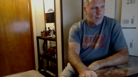 Snapshot of hoosierdadddy4u chatting on 09-21-25, 01:24 Jayson online show from 09-21-25, 01:24