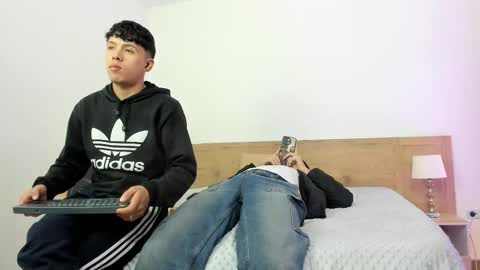 hoot_booys_ online show from 02-15-26, 07:54