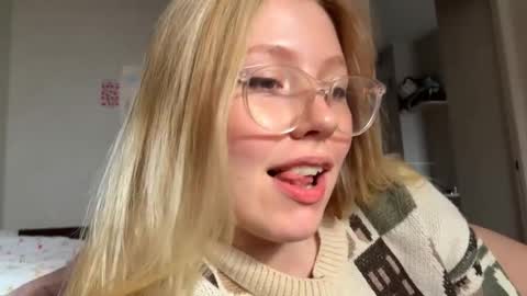 Audrey online show from 09-14-25, 02:33