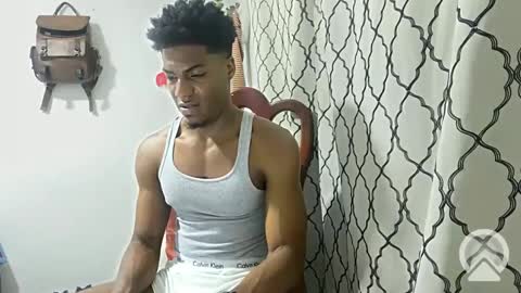 Snapshot of horneyguy2399 chatting on 01-16-25, 01:48 sugarbaby online show from 01-16-25, 01:48