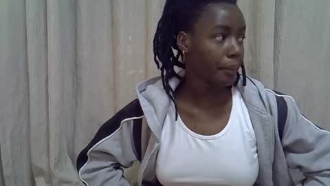 Snapshot of horny_baddie18 chatting on 02-06-26, 05:38 Leila online show from 02-06-26, 05:38