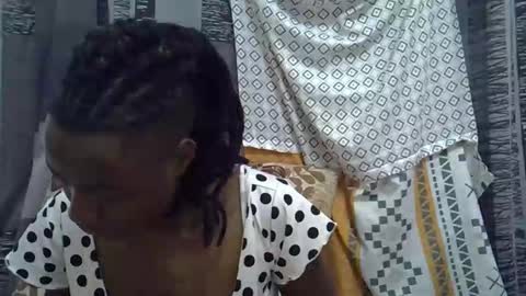 Snapshot of horny_baddie18 chatting on 02-21-26, 09:10 Leila online show from 02-21-26, 09:10