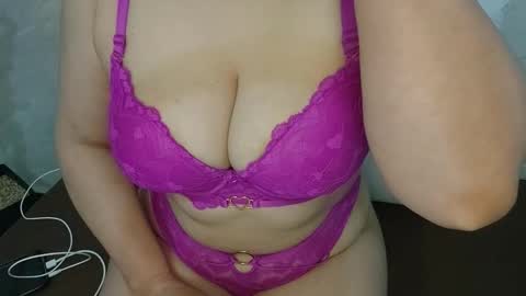 Snapshot of horny_emily1 chatting on 10-05-25, 08:34 call me emily online show from 10-05-25, 08:34