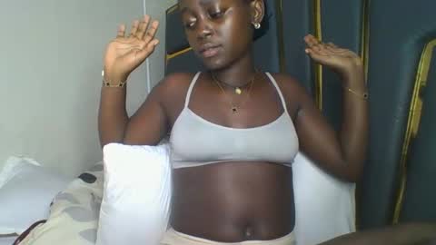 Bella online show from 11-13-25, 08:52