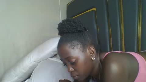 Bella online show from 11-18-25, 08:08