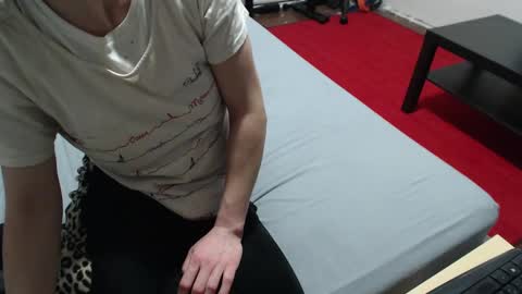 Snapshot of hornycouple21x chatting on 12-18-24, 10:57 HornyCouple89 online show from 12-18-24, 10:57