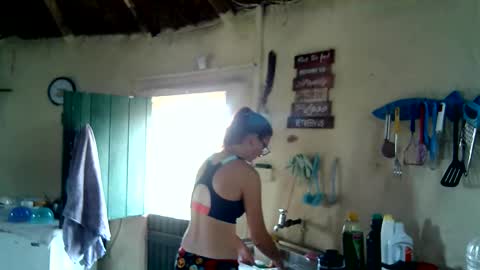 Snapshot of hornyhippies0080 chatting on 09-20-25, 06:25 Nix  D online show from 09-20-25, 06:25