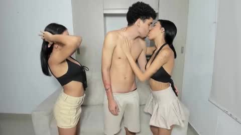 CLOE LONG BLACK HAIR - HARPPER BROWN HAIR online show from 11-17-25, 12:16