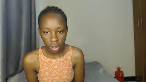 Snapshot of hornysouls01 chatting on 09-30-25, 04:06 hornysouls01 online show from 09-30-25, 04:06