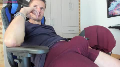 horse_man2 online show from 10-09-25, 08:40