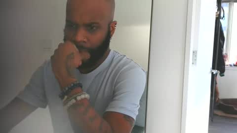 Snapshot of horus00 chatting on 01-20-25, 02:03 Horus00 online show from 01-20-25, 02:03