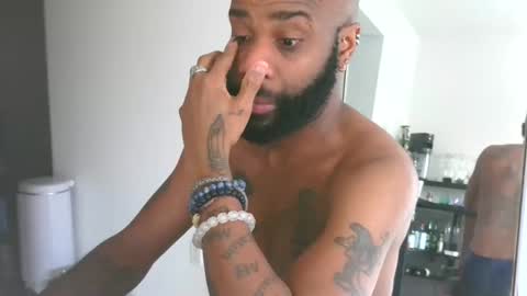 Snapshot of horus00 chatting on 01-23-25, 01:56 Horus00 online show from 01-23-25, 01:56