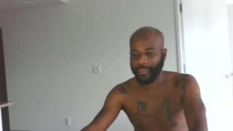 Snapshot of horus00 chatting on 10-20-25, 12:05 Horus00 online show from 10-20-25, 12:05