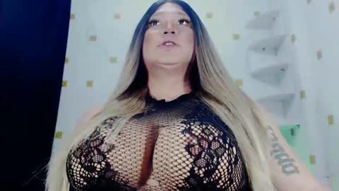 YOUR MAJESTY LUCY PEARL online show from 01-28-25, 03:57