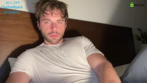 Snapshot of hot8pack01 chatting on 07-27-26, 11:12 Edward aka Wolf online show from 07-27-26, 11:12