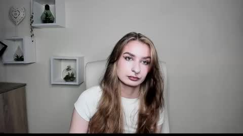 NINA online show from 10-22-25, 06:24