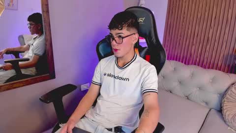 Snapshot of hot_alex1 chatting on 12-14-25, 08:24 alex online show from 12-14-25, 08:24