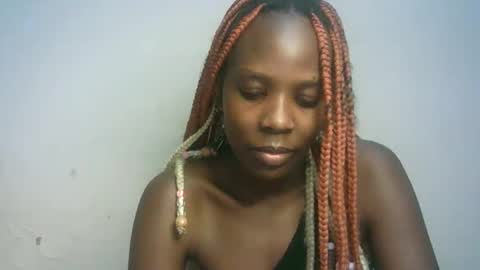 Snapshot of hot_berry2003 chatting on 01-15-25, 07:44 Millie online show from 01-15-25, 07:44